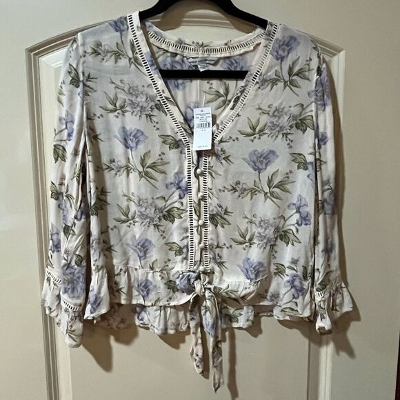 NWT AMERICAN EAGLE Floral Peasant Blouse Tie Front Bell Sleeves Cream Purple Med - Picture 1 of 6